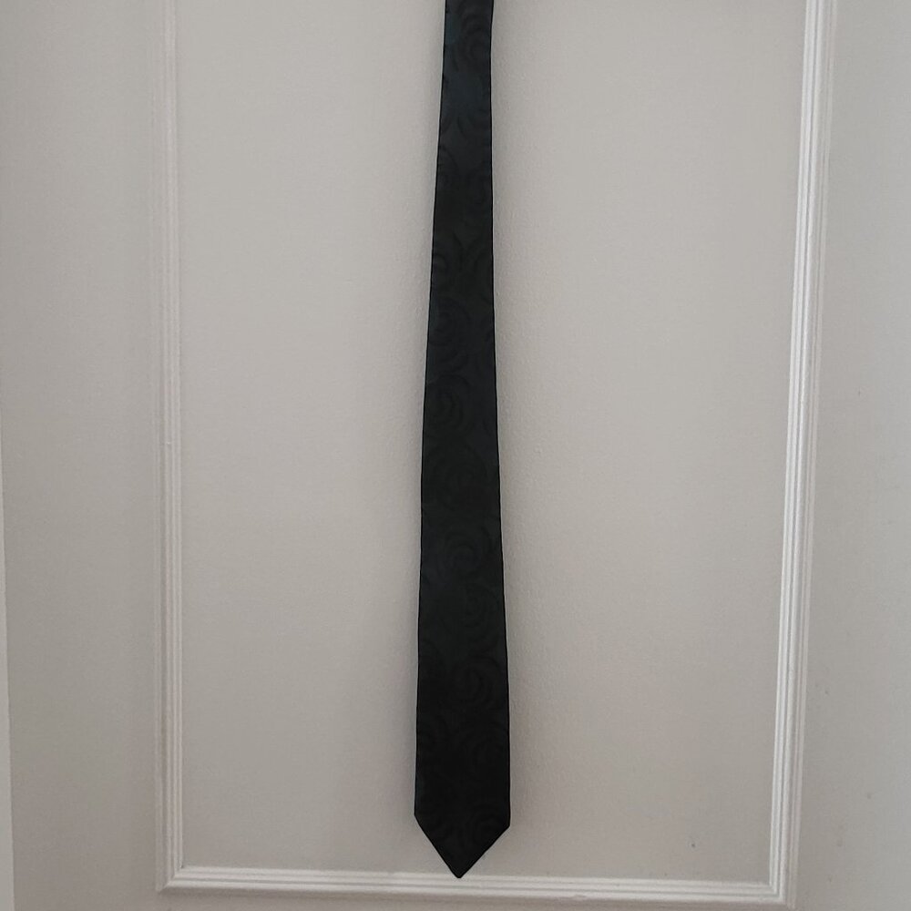 VINTAGE Johnny Carson Tie 1970s/80s Navy Blue Brown Swirl Paisley Necktie